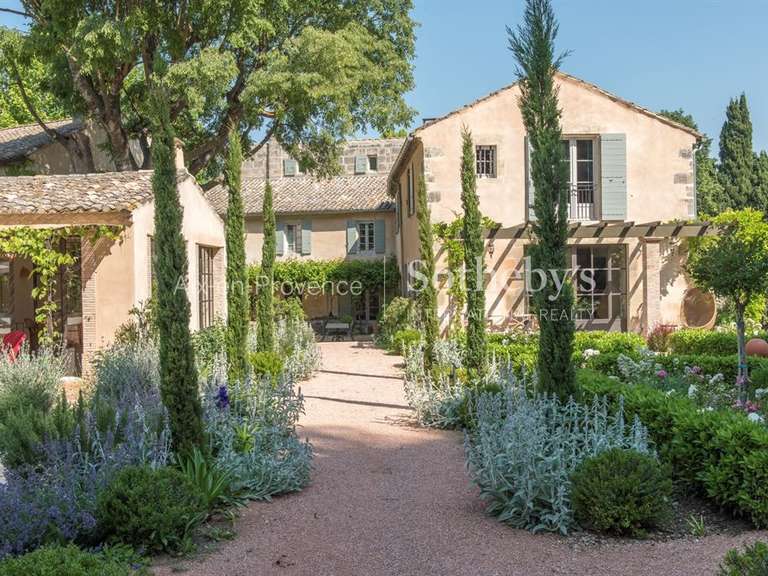 Maison Saint-Rémy-de-Provence - 8 chambres - 750m²