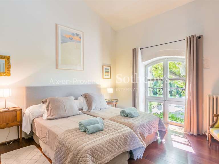 Maison Saint-Rémy-de-Provence - 6 chambres - 400m²