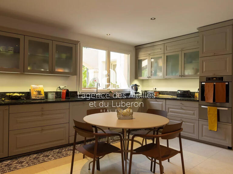 House Saint-Rémy-de-Provence - 5 bedrooms - 230m²