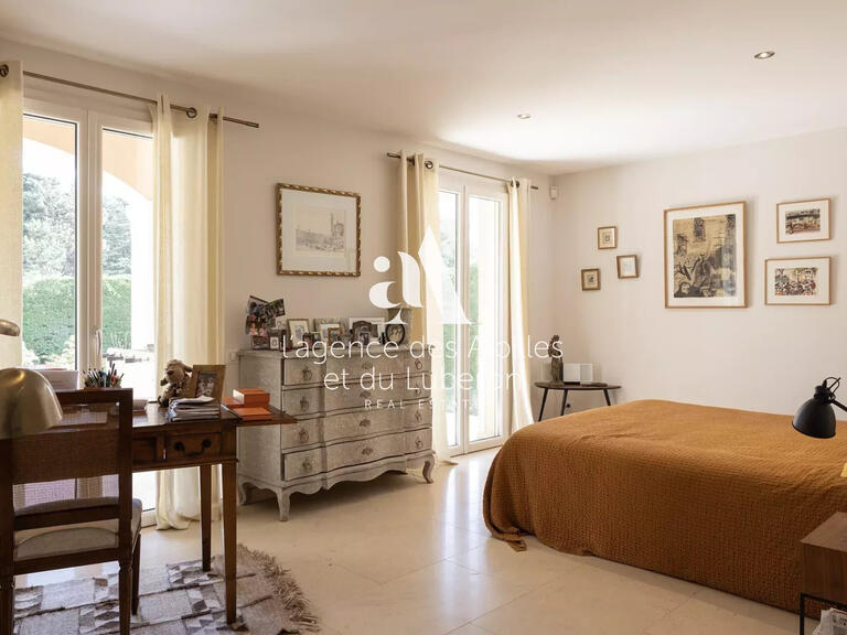 House Saint-Rémy-de-Provence - 5 bedrooms - 230m²