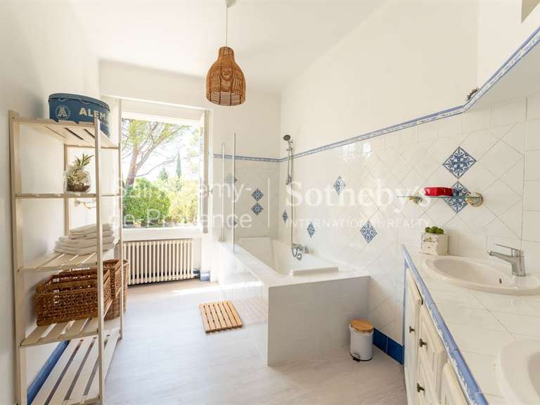 Maison Saint-Rémy-de-Provence - 4 chambres - 200m²