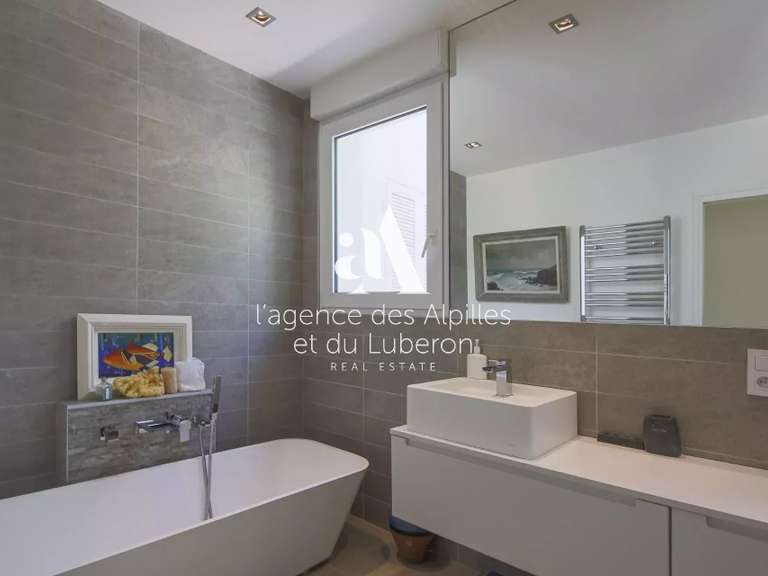 House Saint-Rémy-de-Provence - 3 bedrooms - 3500m²