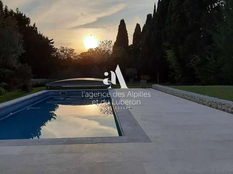 House Saint-Rémy-de-Provence - 4 bedrooms - 200m²