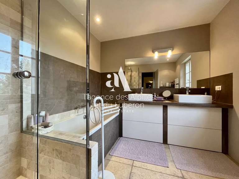 House Saint-Rémy-de-Provence - 4 bedrooms - 200m²