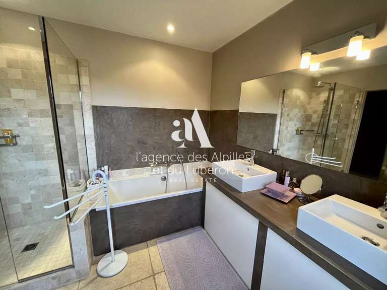 House Saint-Rémy-de-Provence - 4 bedrooms - 200m²