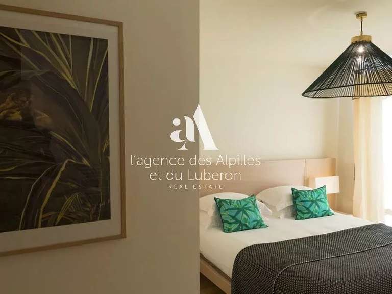 House Saint-Rémy-de-Provence - 3 bedrooms - 700m²