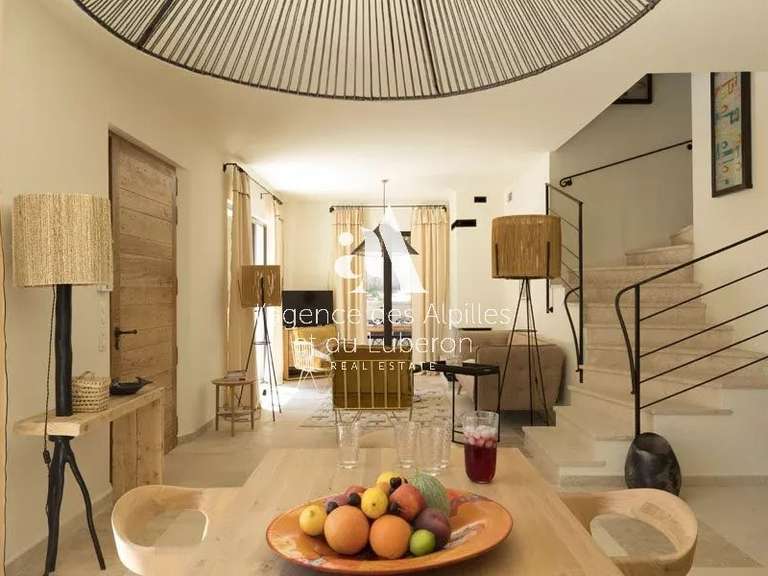 House Saint-Rémy-de-Provence - 3 bedrooms - 700m²