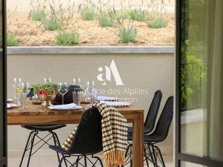 House Saint-Rémy-de-Provence - 3 bedrooms - 700m²