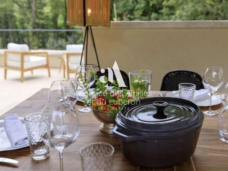 House Saint-Rémy-de-Provence - 3 bedrooms - 700m²