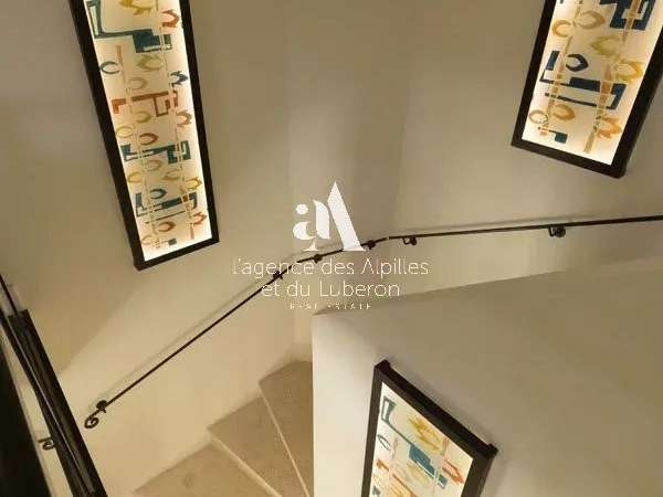 House Saint-Rémy-de-Provence - 3 bedrooms - 700m²