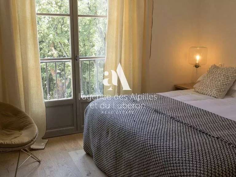 House Saint-Rémy-de-Provence - 3 bedrooms - 700m²