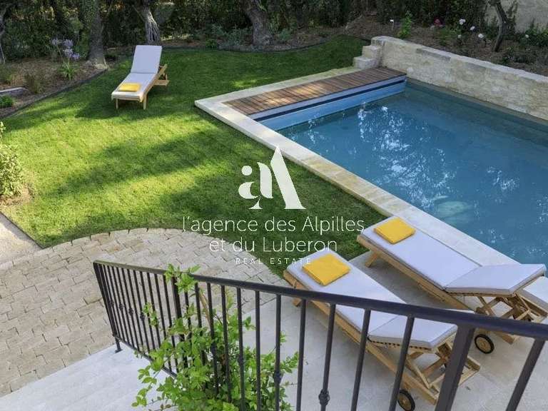 House Saint-Rémy-de-Provence - 3 bedrooms - 700m²