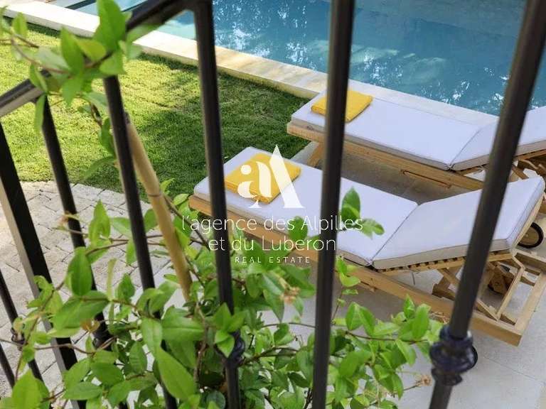 House Saint-Rémy-de-Provence - 3 bedrooms - 700m²