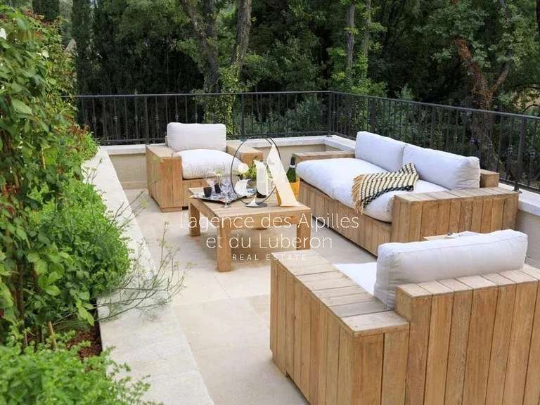 House Saint-Rémy-de-Provence - 3 bedrooms - 700m²