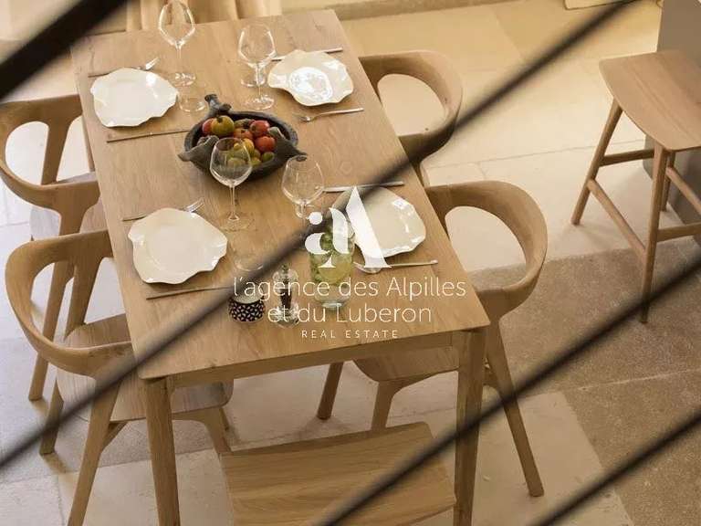 House Saint-Rémy-de-Provence - 3 bedrooms - 800m²