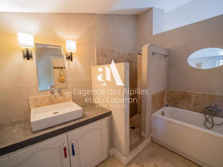 House Saint-Rémy-de-Provence - 5 bedrooms - 200m²