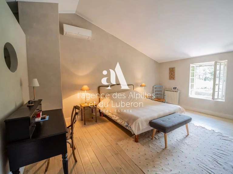 House Saint-Rémy-de-Provence - 5 bedrooms - 200m²