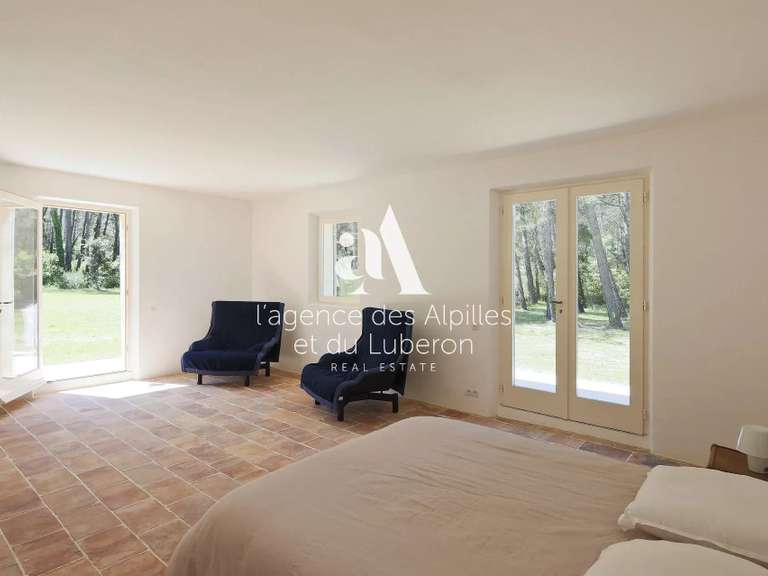 House Saint-Rémy-de-Provence - 5 bedrooms - 10000m²