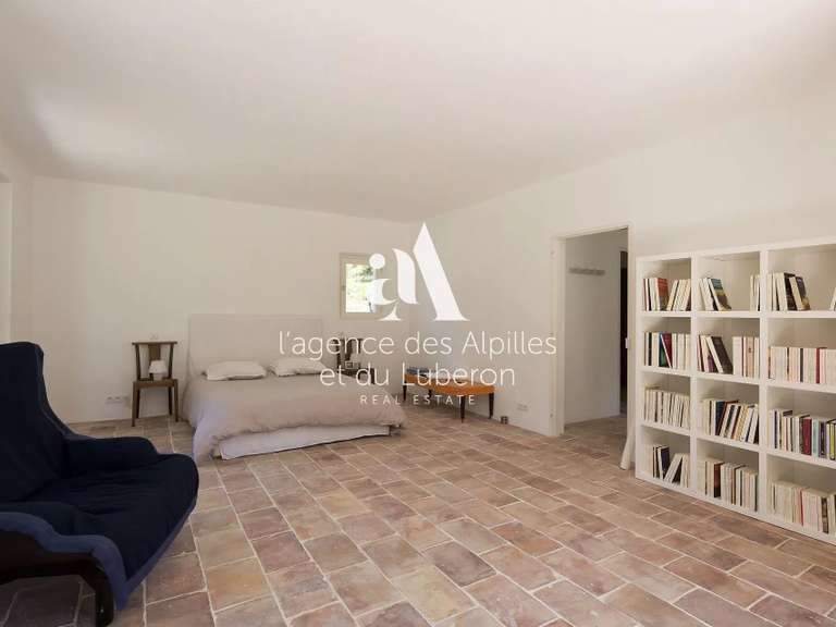 House Saint-Rémy-de-Provence - 5 bedrooms - 10000m²