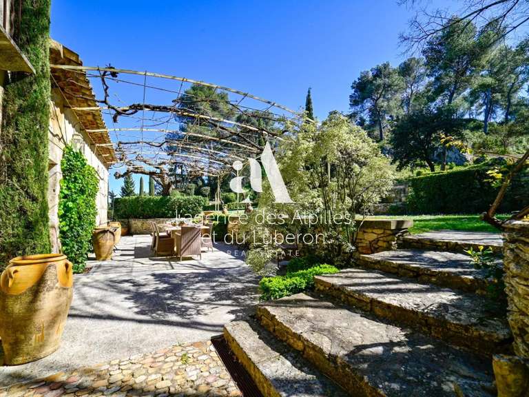 House Saint-Rémy-de-Provence - 5 bedrooms - 10000m²