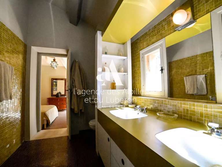 House Saint-Rémy-de-Provence - 5 bedrooms - 10000m²