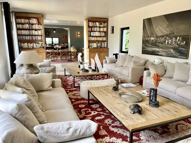 House Saint-Rémy-de-Provence - 5 bedrooms - 3000m²