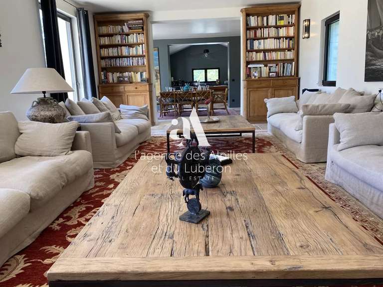 House Saint-Rémy-de-Provence - 5 bedrooms - 3000m²