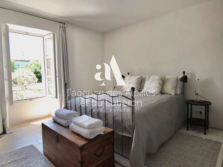 House Saint-Rémy-de-Provence - 5 bedrooms - 1000m²