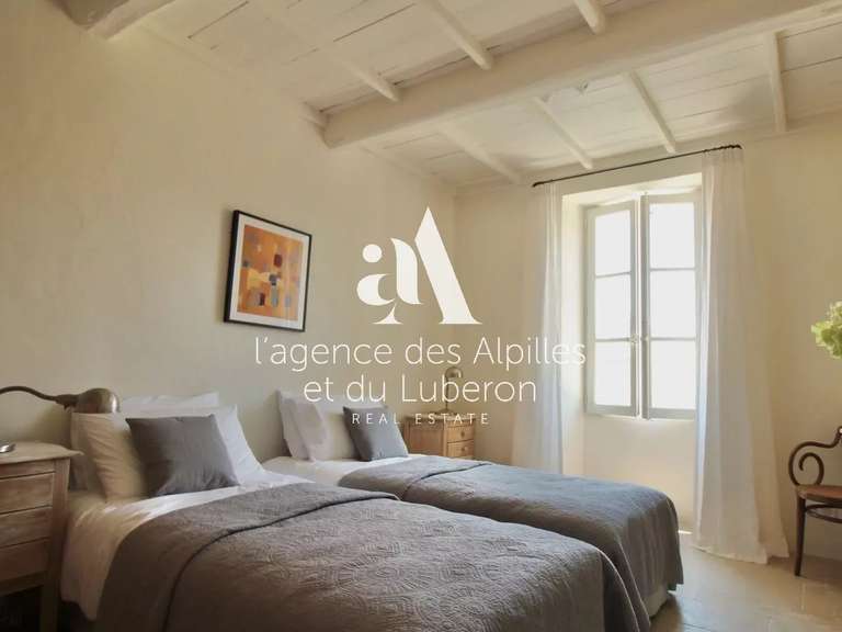 House Saint-Rémy-de-Provence - 5 bedrooms - 1000m²