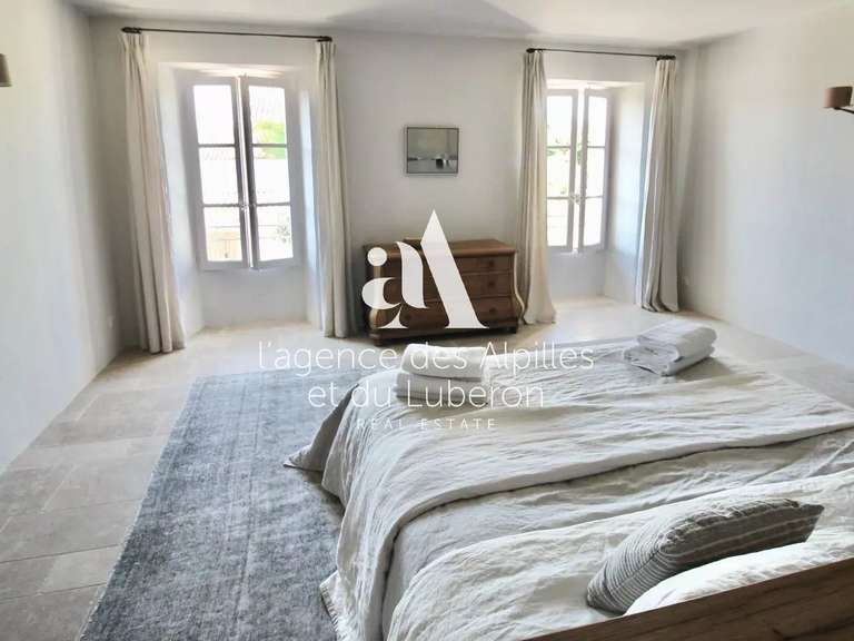 House Saint-Rémy-de-Provence - 5 bedrooms - 1000m²