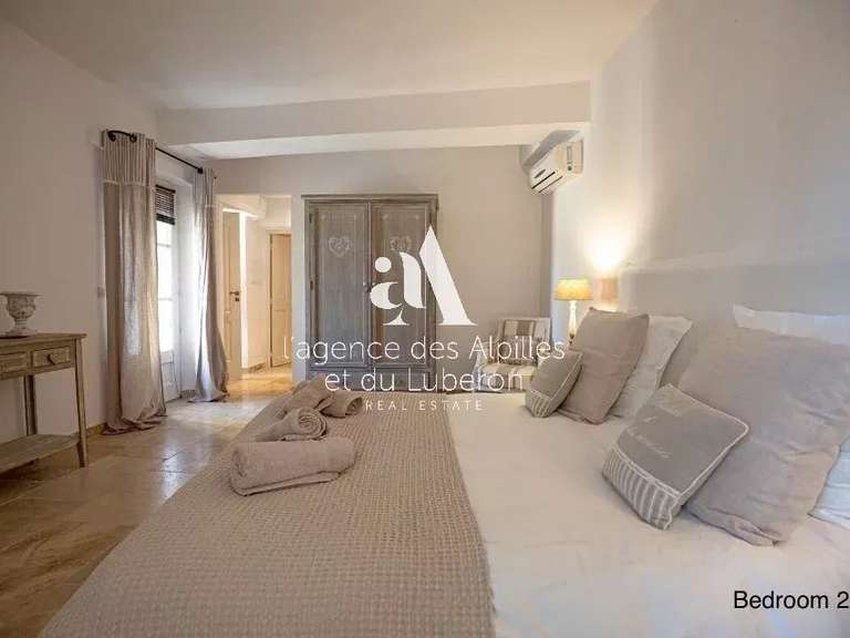 House Saint-Rémy-de-Provence - 6 bedrooms - 6500m²