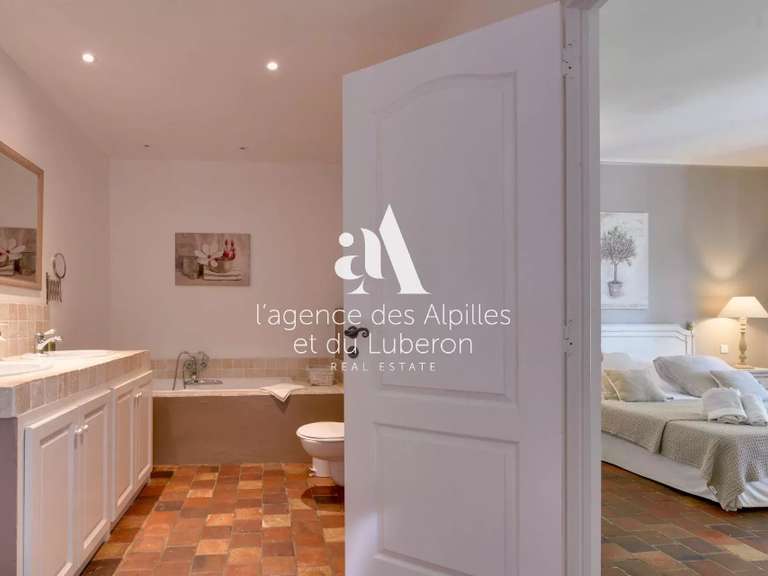 House Saint-Rémy-de-Provence - 6 bedrooms - 6500m²