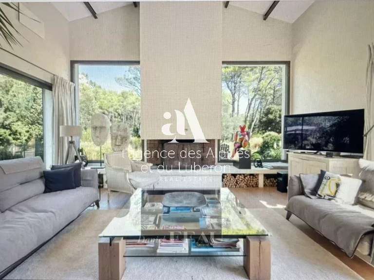 House Saint-Rémy-de-Provence - 4 bedrooms - 7000m²