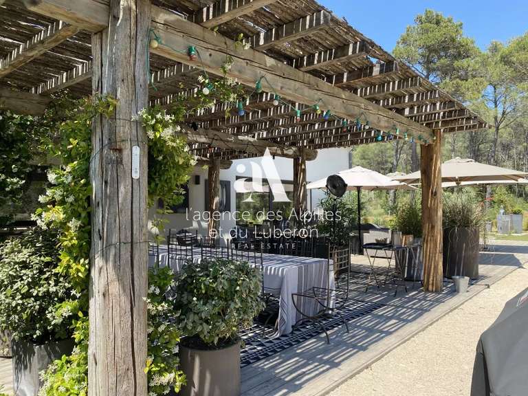 House Saint-Rémy-de-Provence - 4 bedrooms - 7000m²