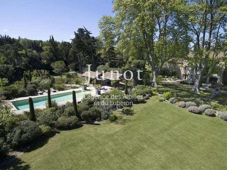 Maison Saint-Rémy-de-Provence - 10 chambres - 30000m²