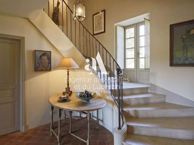 House Saint-Rémy-de-Provence - 10 bedrooms - 30000m²