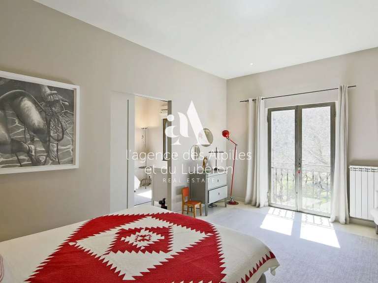 House Saint-Rémy-de-Provence - 7 bedrooms - 10000m²