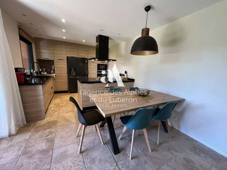 House Saint-Rémy-de-Provence - 6 bedrooms - 300m²