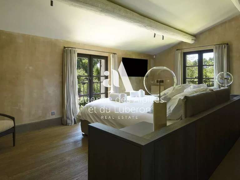 House Saint-Rémy-de-Provence - 5 bedrooms - 400m²