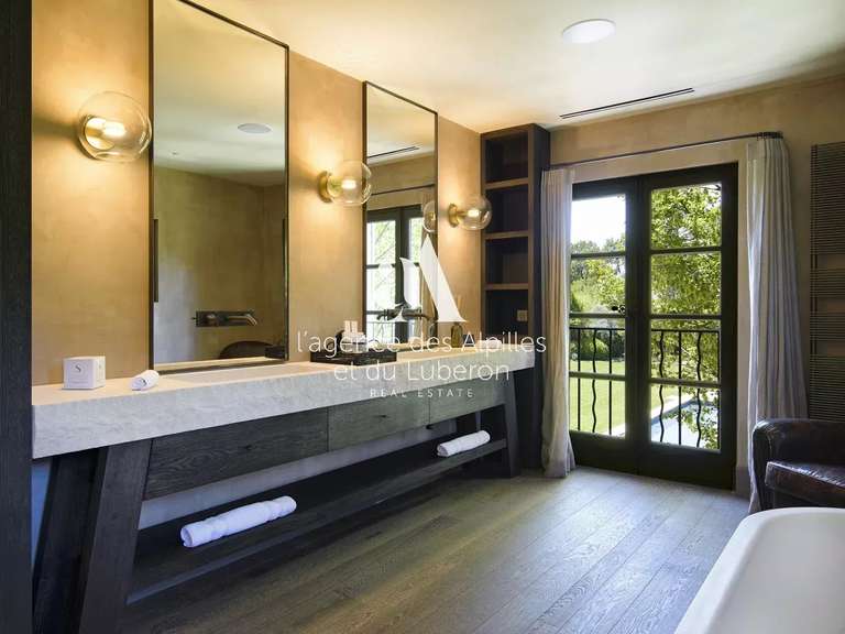 House Saint-Rémy-de-Provence - 5 bedrooms - 400m²