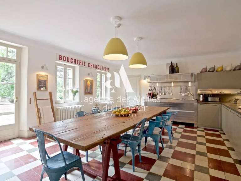 House Saint-Rémy-de-Provence - 9 bedrooms - 710m²