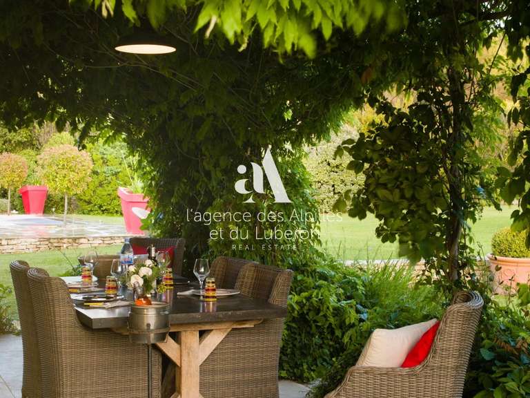 House Saint-Rémy-de-Provence - 7 bedrooms - 300m²