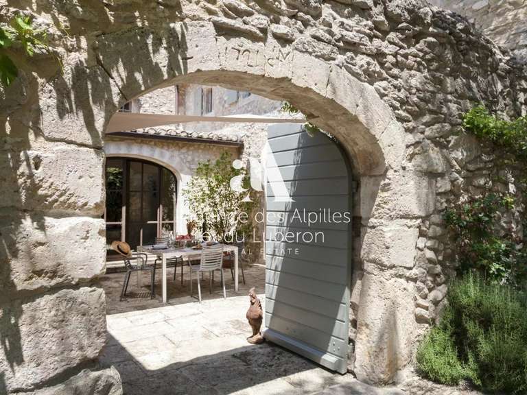 House Saint-Rémy-de-Provence - 6 bedrooms - 12000m²