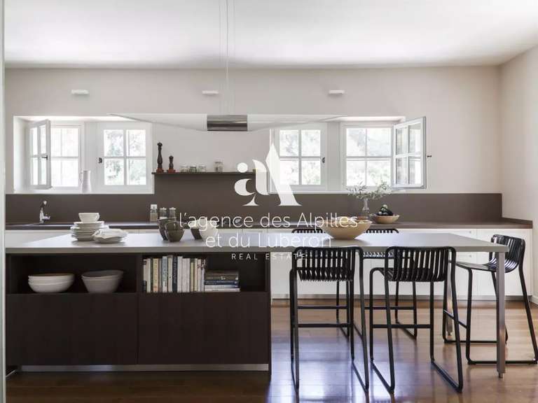 House Saint-Rémy-de-Provence - 6 bedrooms - 12000m²