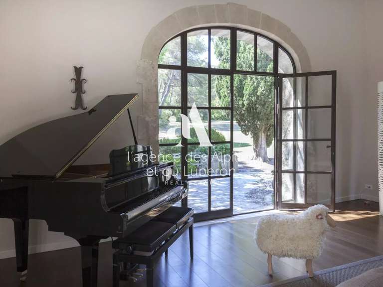 House Saint-Rémy-de-Provence - 6 bedrooms - 12000m²