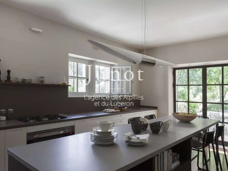 Maison Saint-Rémy-de-Provence - 6 chambres - 12000m²