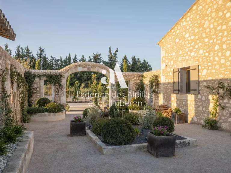 House Saint-Rémy-de-Provence - 5 bedrooms - 280m²