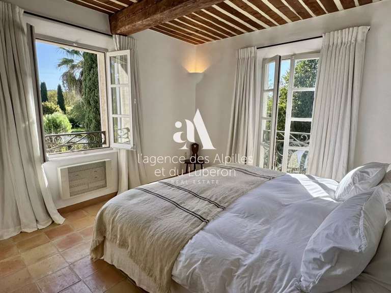 House Saint-Rémy-de-Provence - 6 bedrooms - 300m²