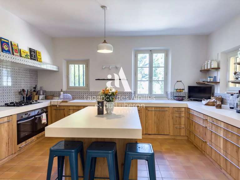 House Saint-Rémy-de-Provence - 8 bedrooms - 500m²