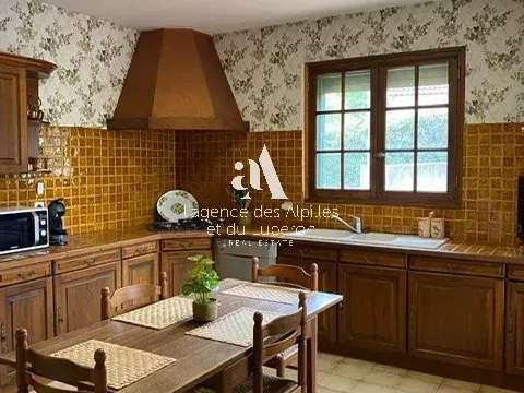 House Saint-Rémy-de-Provence - 3 bedrooms - 210m²